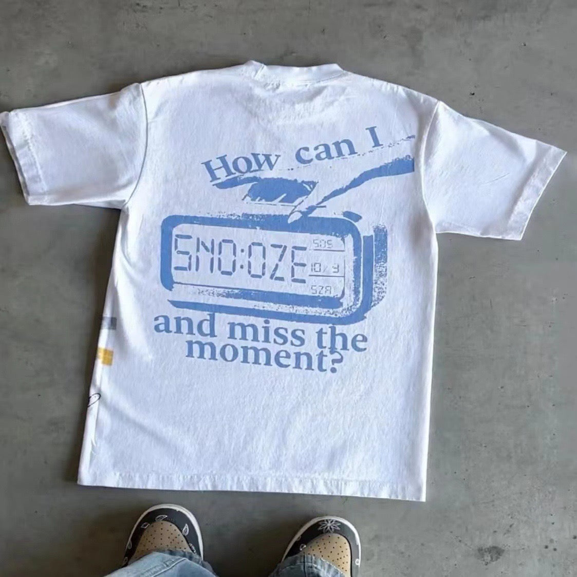 VAMO - SNOOZE Moment Tee