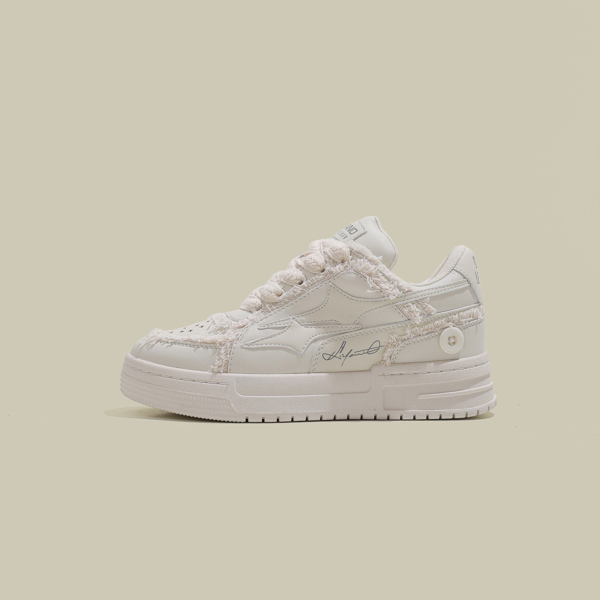 VAMO - “Ripped Canvas” Sneaker