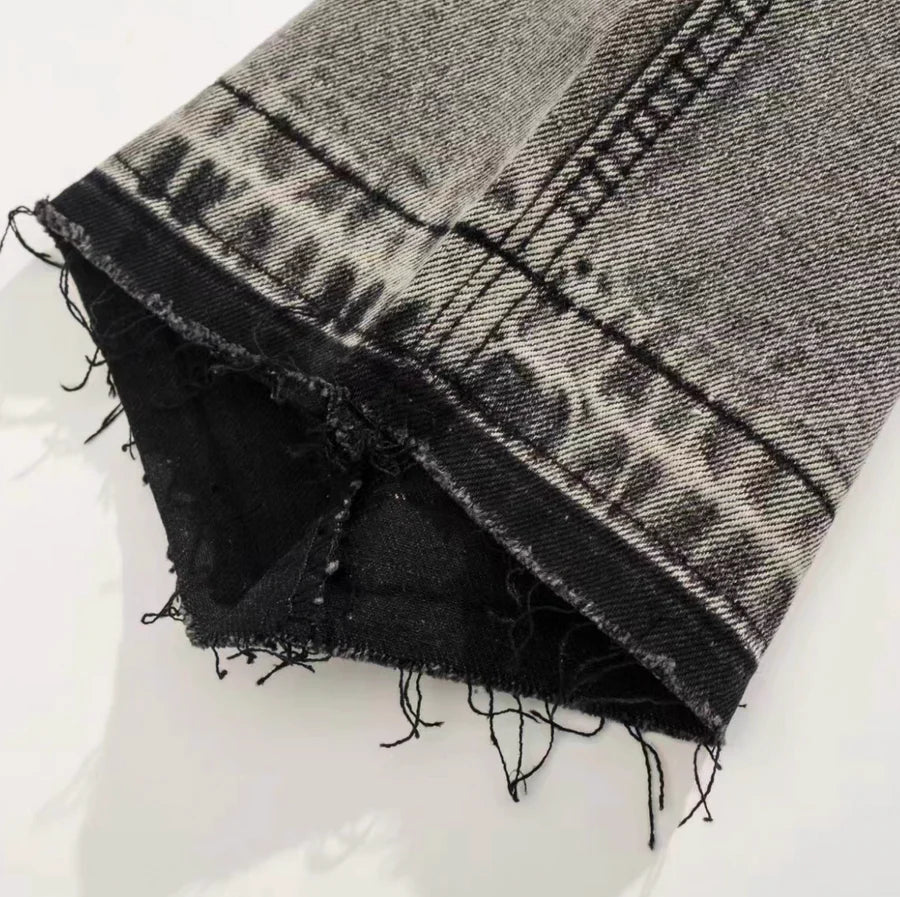 VAMO - Raw Flared Jeans